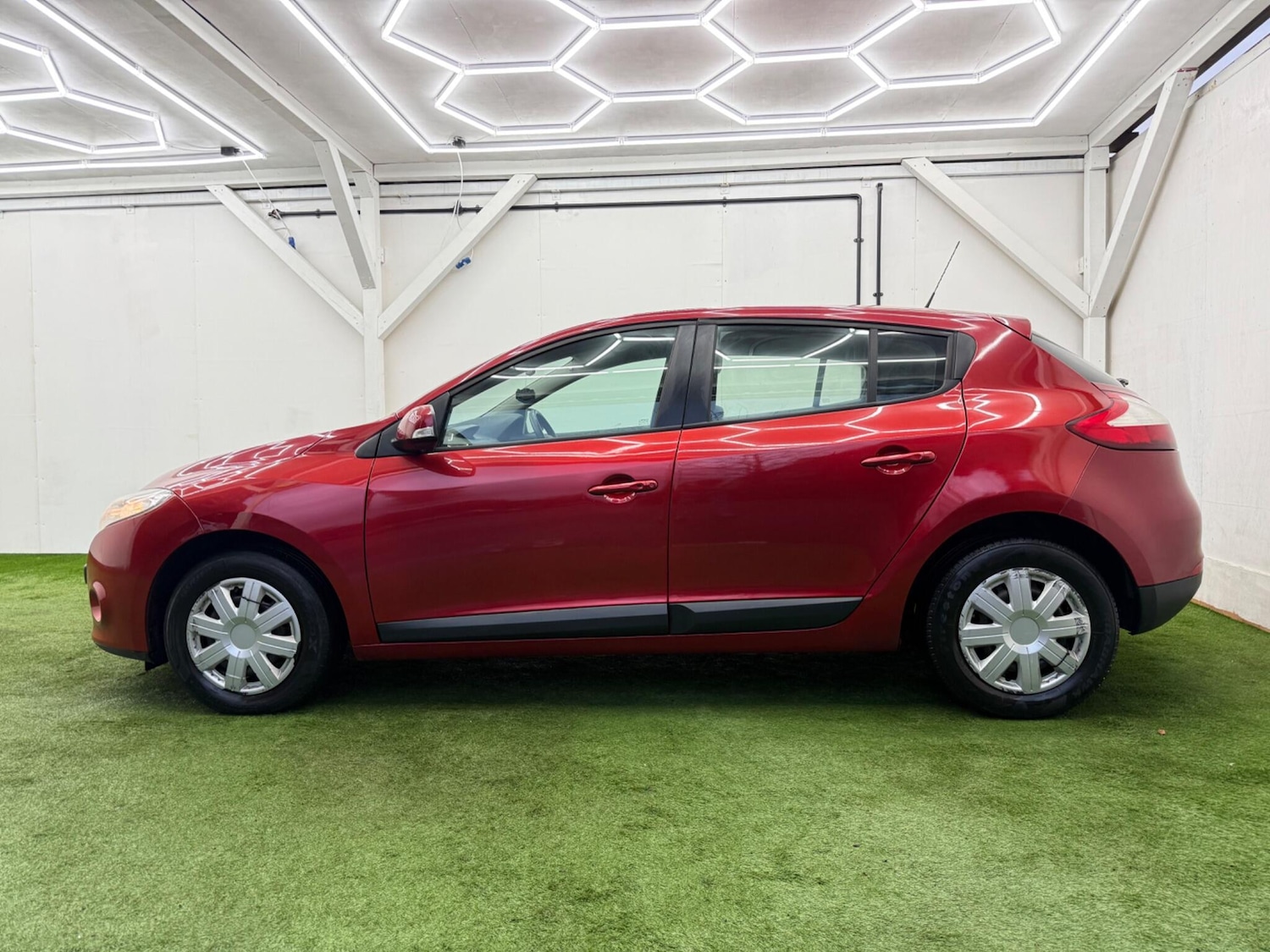 Used Renault Megane 2011 for sale - 77330384: Photo 10