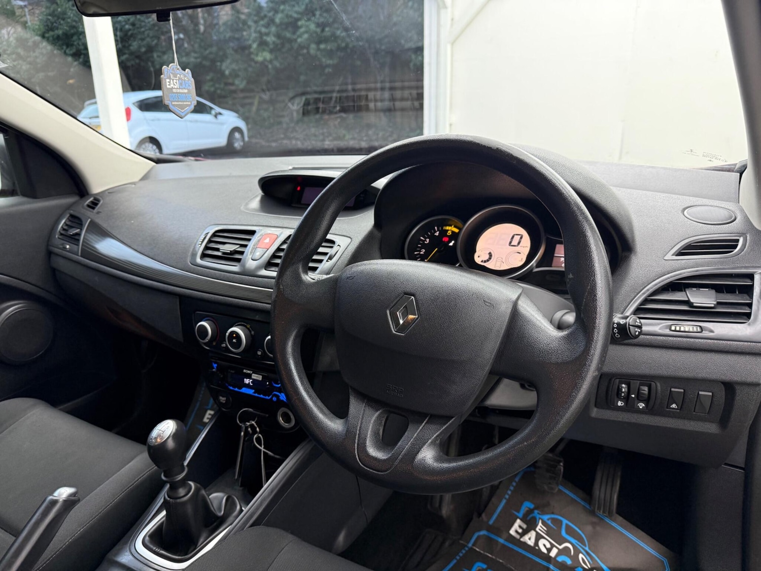 Used Renault Megane 2011 for sale - 77330384: Photo 15