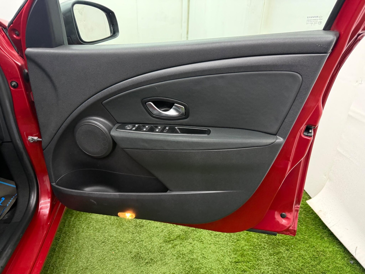 Used Renault Megane 2011 for sale - 77330384: Photo 17