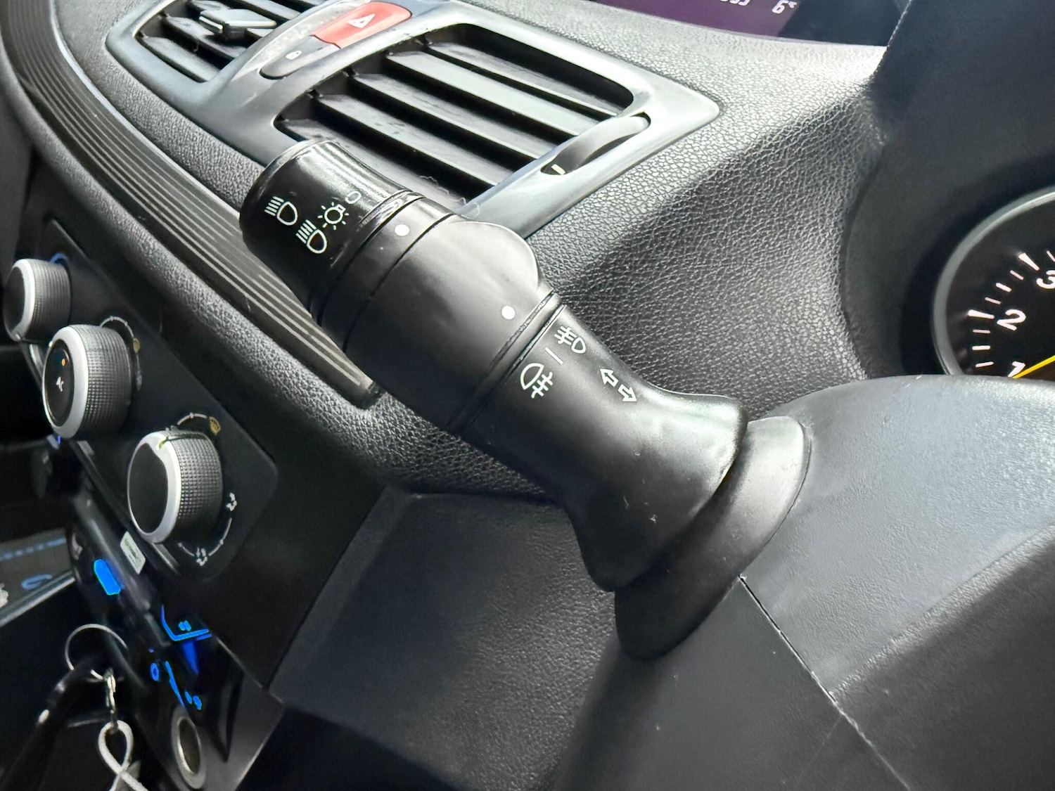 Used Renault Megane 2011 for sale - 77330384: Photo 34