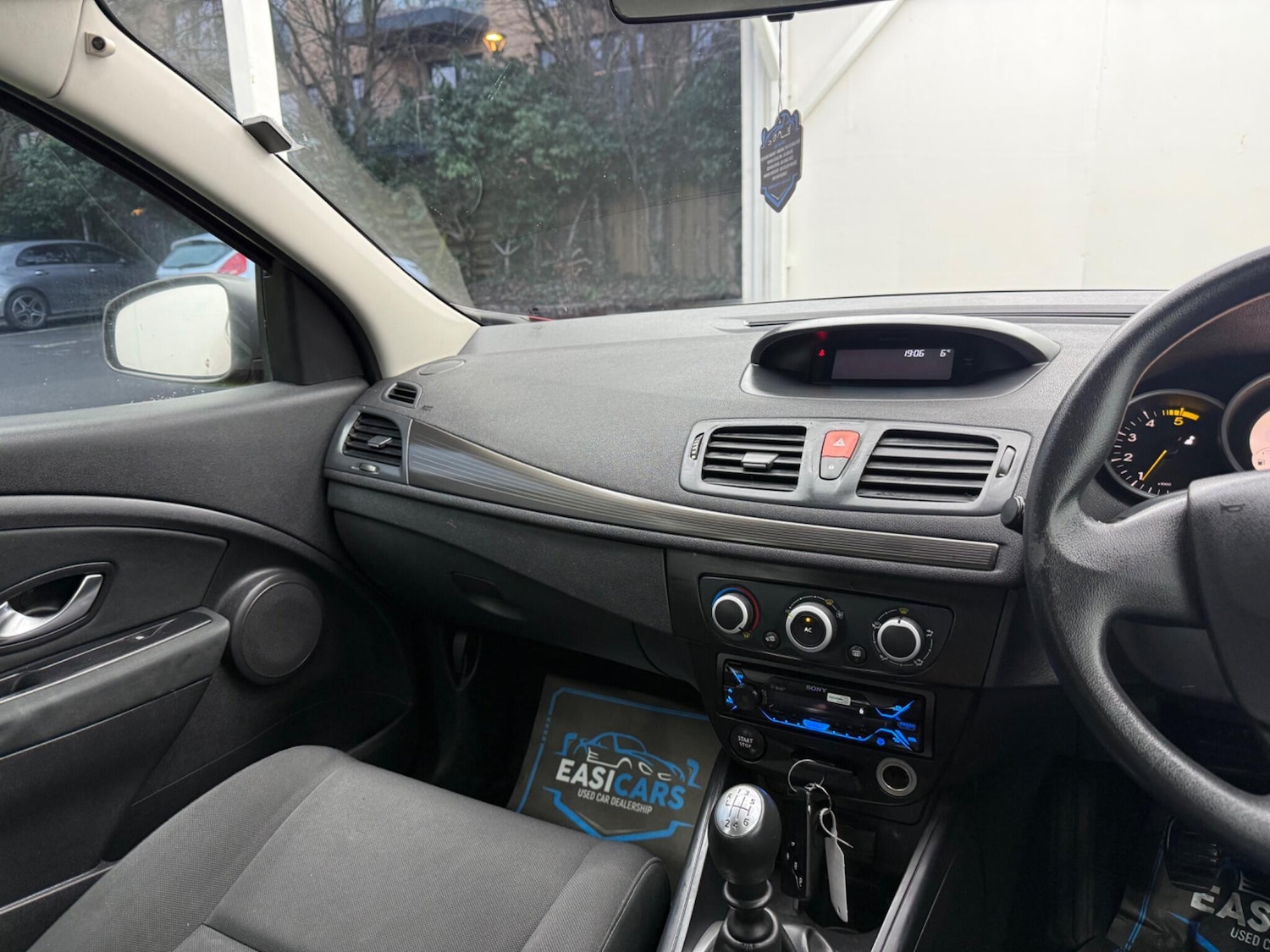 Used Renault Megane 2011 for sale - 77330384: Photo 46