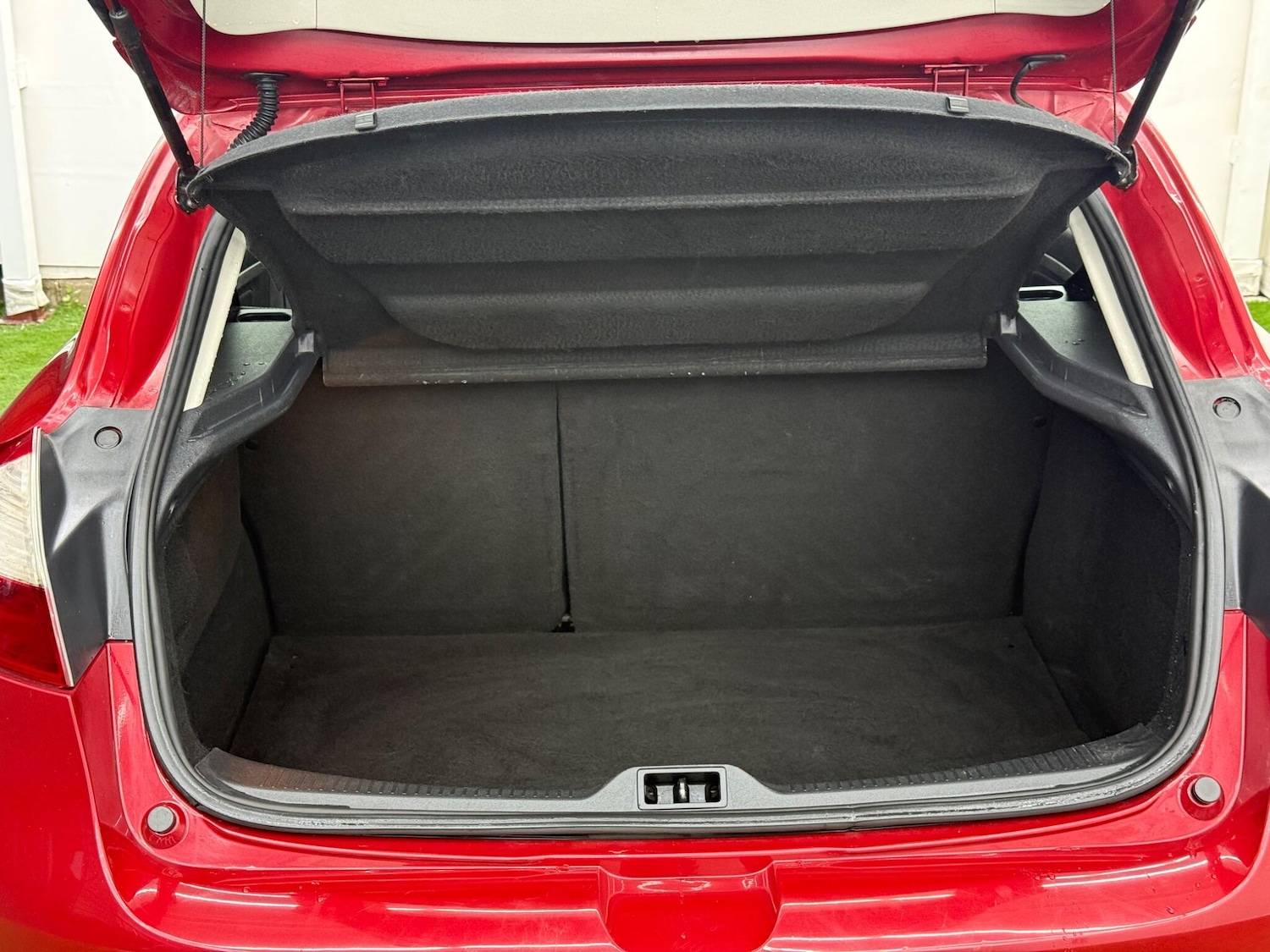 Used Renault Megane 2011 for sale - 77330384: Photo 8