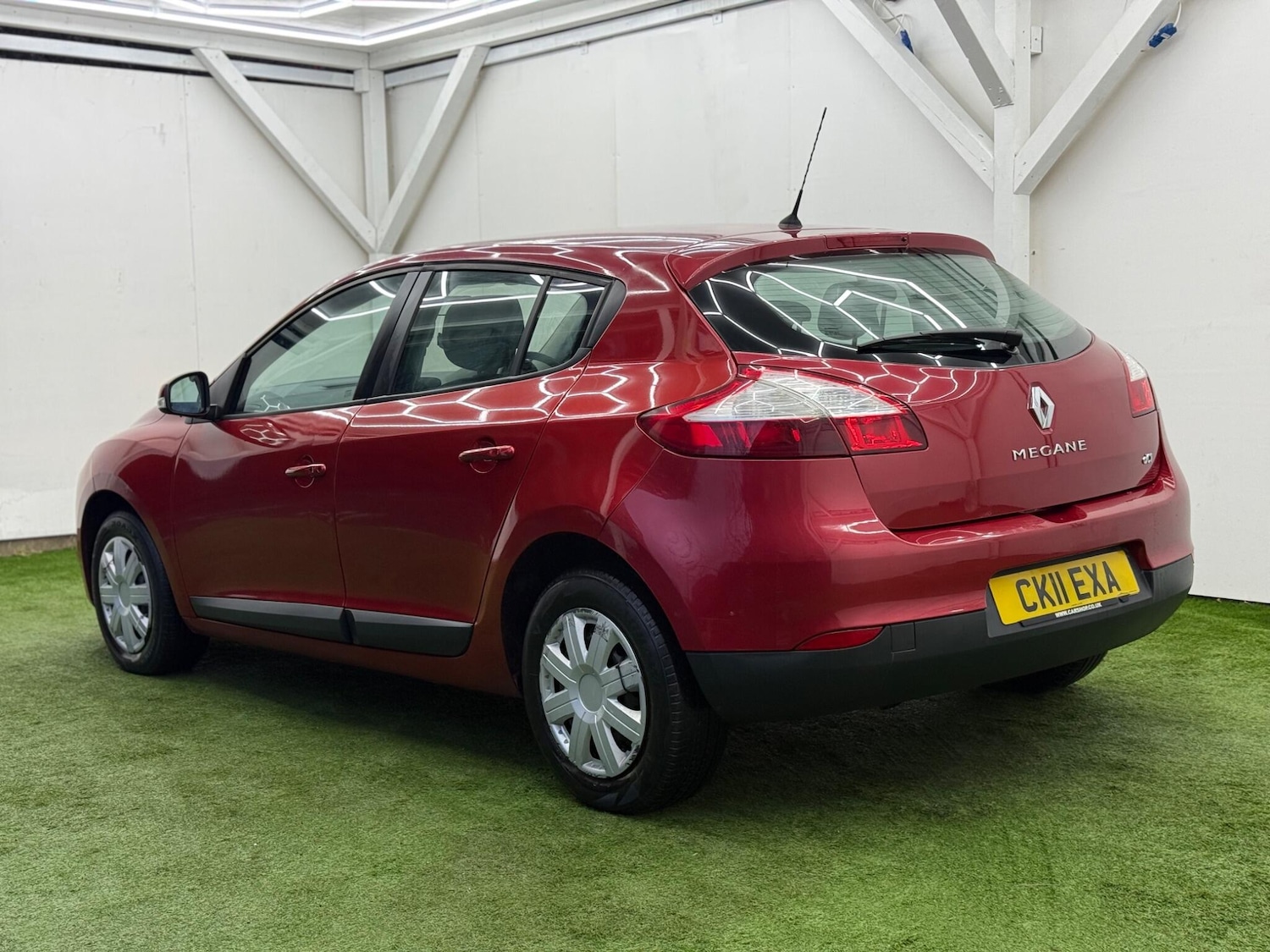 Used Renault Megane 2011 for sale - 77330384: Photo 9