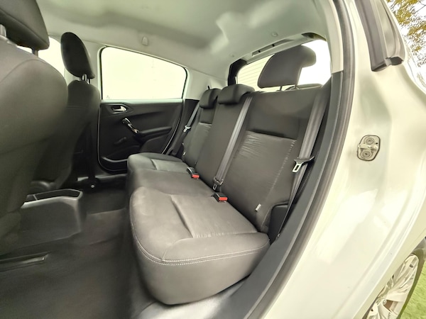 Used Peugeot 208 2014 for sale - 76121807: Photo 24