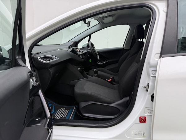 Used Peugeot 208 2014 for sale - 76121807: Photo 25