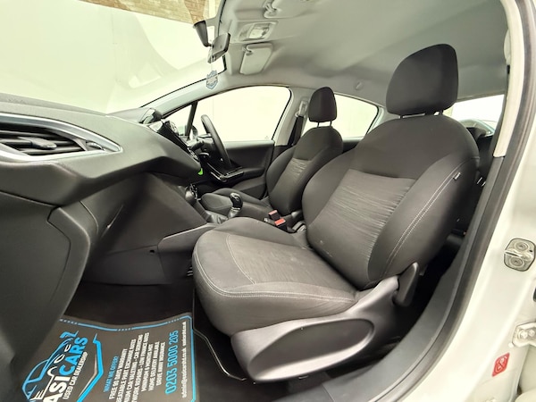 Used Peugeot 208 2014 for sale - 76121807: Photo 26