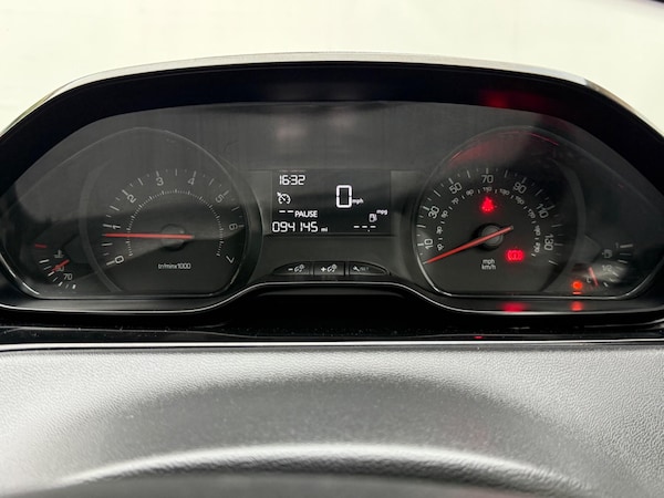 Used Peugeot 208 2014 for sale - 76121807: Photo 33
