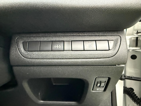 Used Peugeot 208 2014 for sale - 76121807: Photo 38