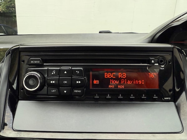 Used Peugeot 208 2014 for sale - 76121807: Photo 39