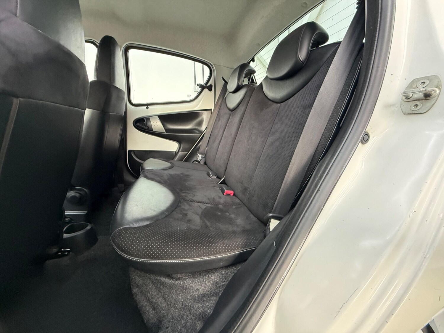 Used Toyota AYGO 2012 for sale - 77468031: Photo 24