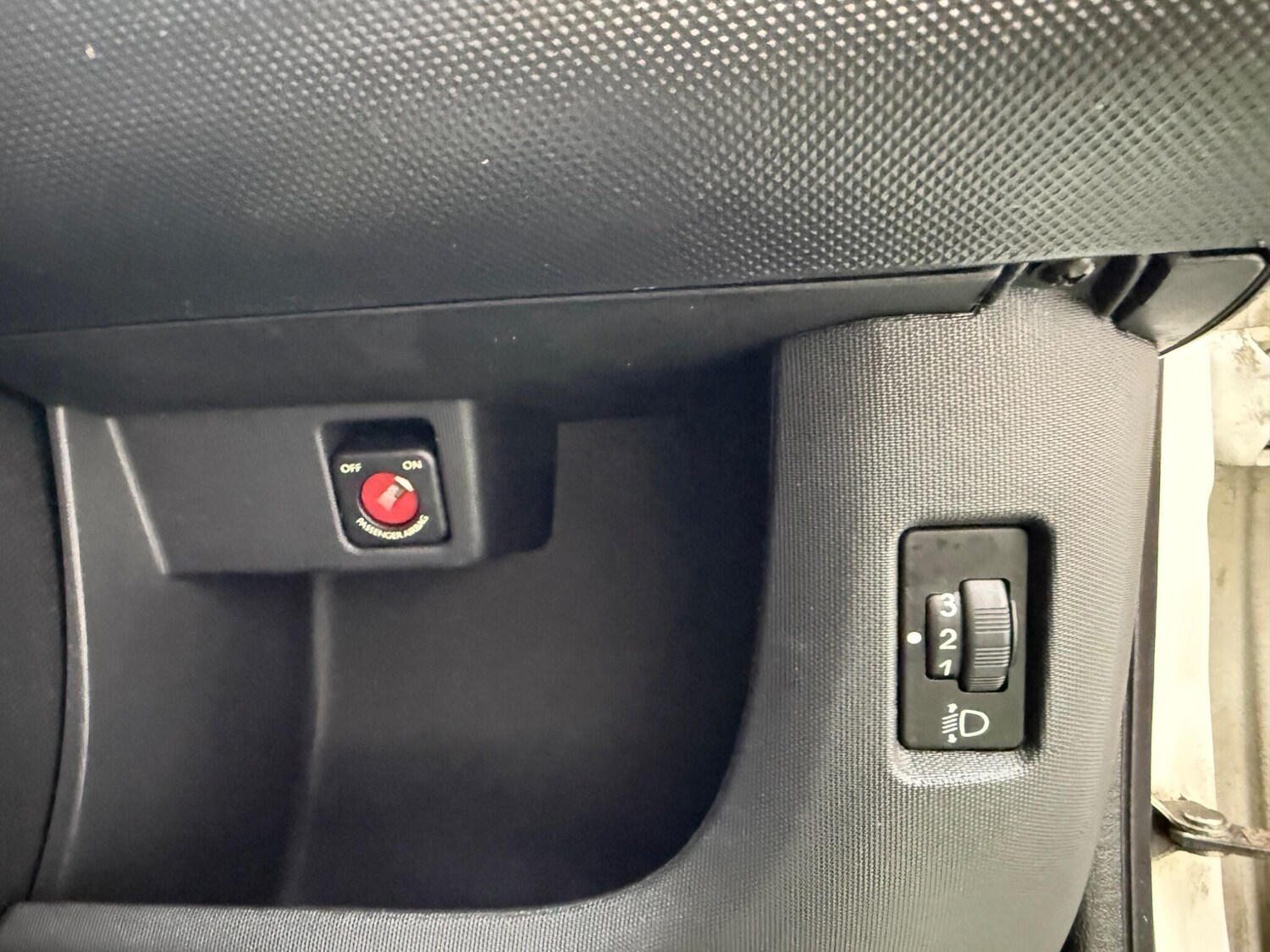 Used Toyota AYGO 2012 for sale - 77468031: Photo 40