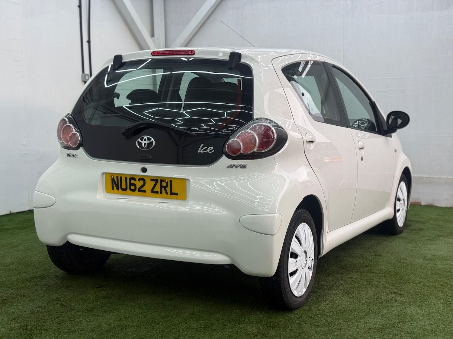Used Toyota AYGO 2012 for sale - 77468031: Photo 6