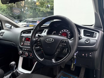 Used Kia Ceed 2012 for sale - 76084792: Photo 2