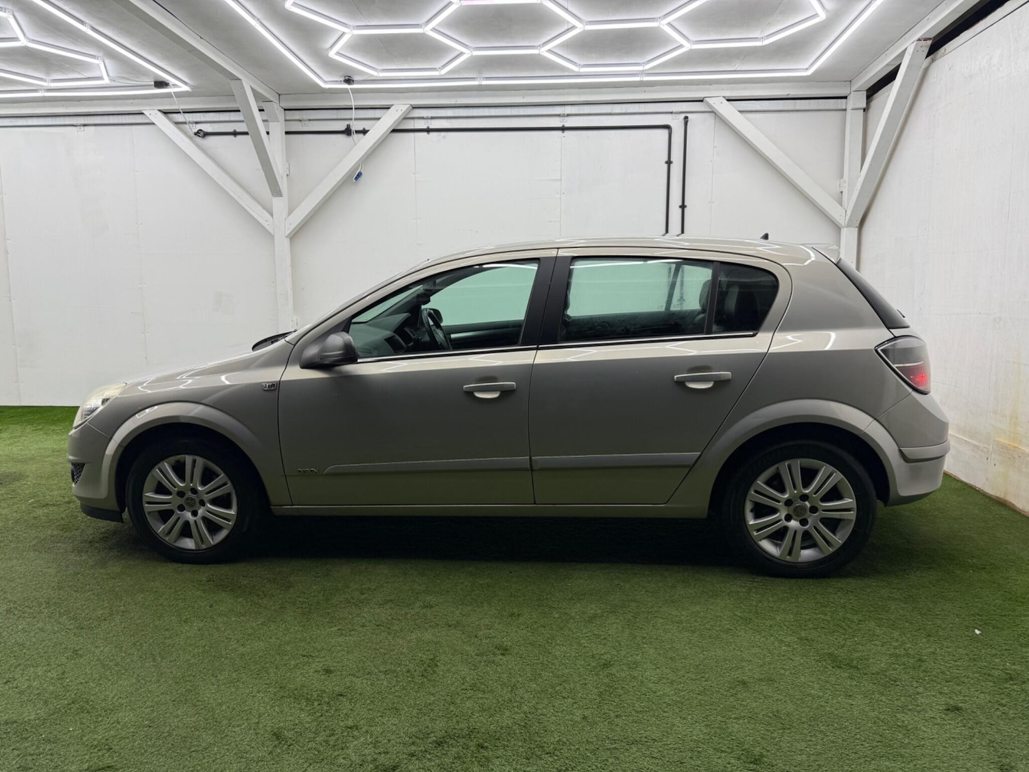 Used Vauxhall Astra for sale - 77799193: Photo 10