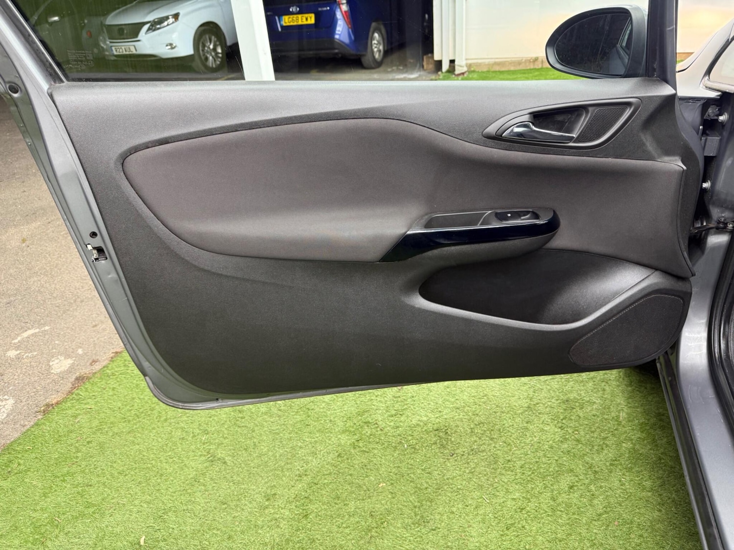 Used Vauxhall Corsa 2015 for sale - 77109477: Photo 24