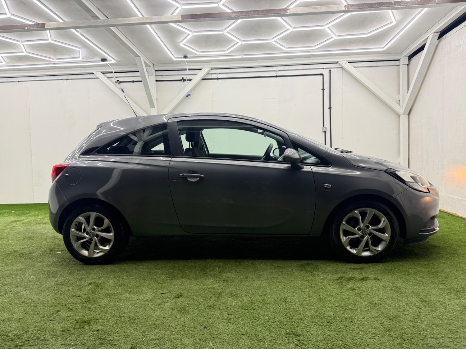 Used Vauxhall Corsa 2015 for sale - 77109477: Photo 5