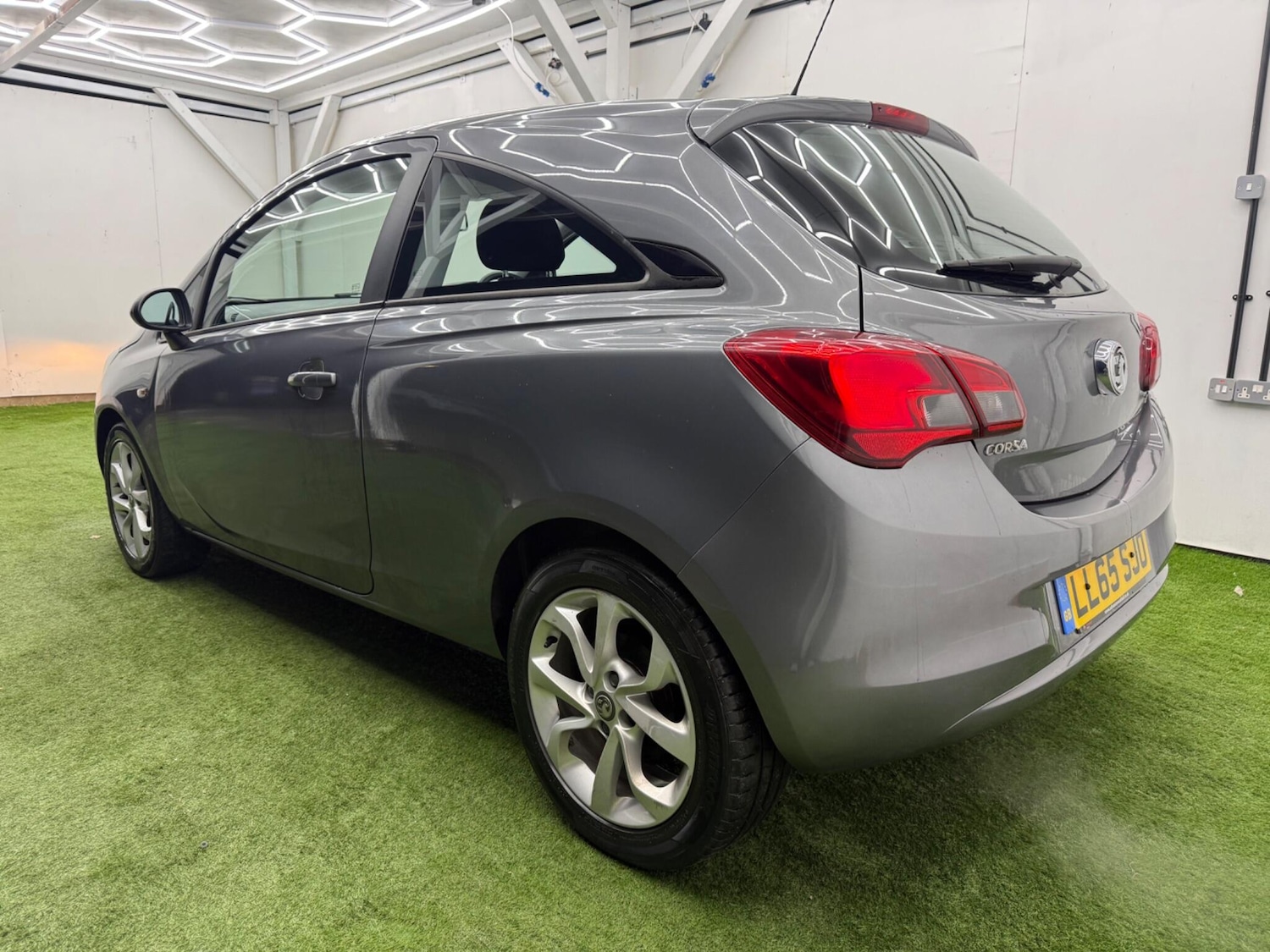 Used Vauxhall Corsa 2015 for sale - 77109477: Photo 9