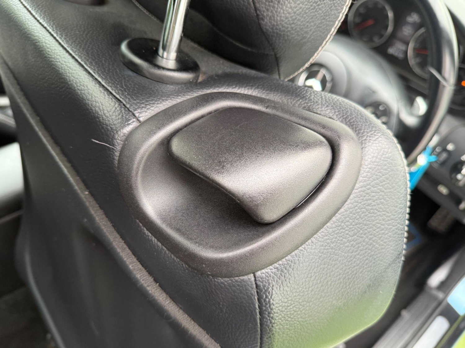 Used Mercedes-Benz CLC Class 2011 for sale - 76399264: Photo 17