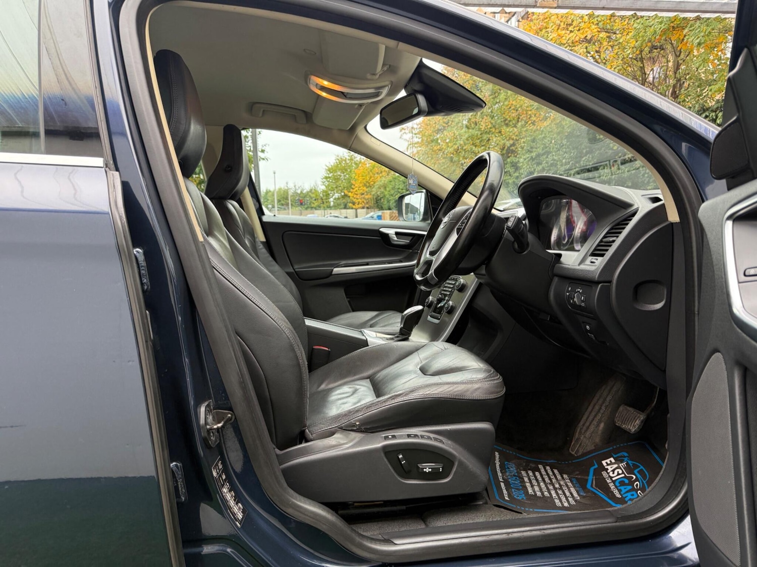 Used Volvo XC60 2012 for sale - 76270295: Photo 14