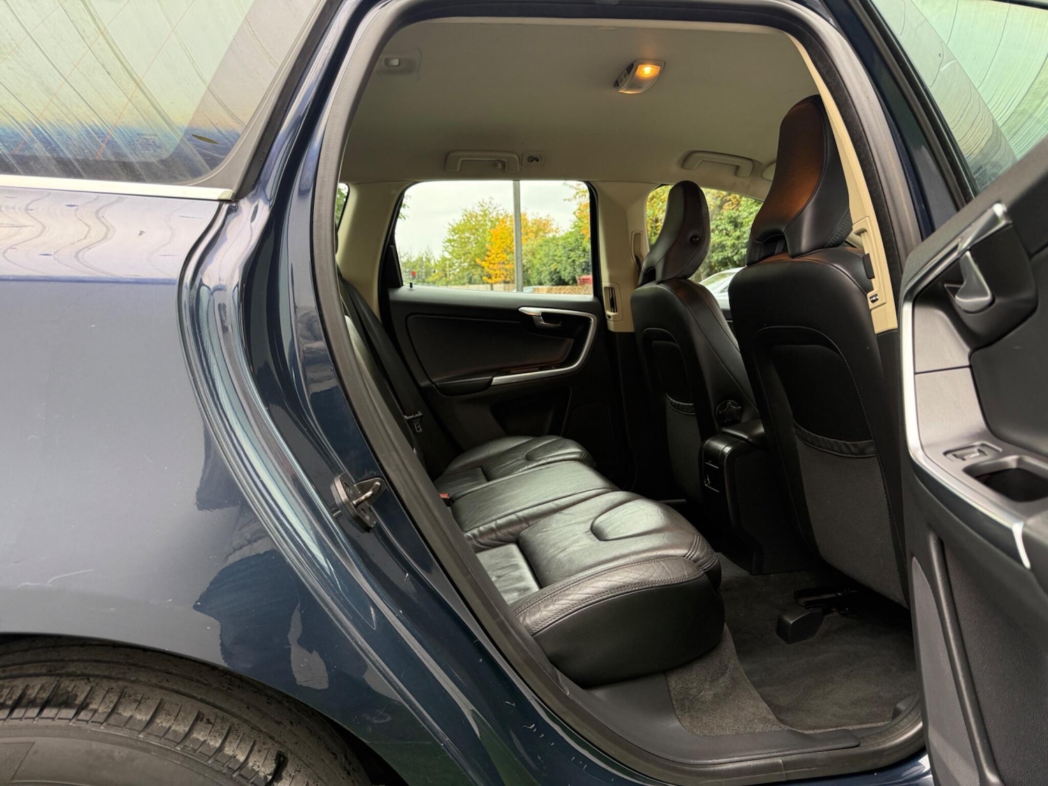 Used Volvo XC60 2012 for sale - 76270295: Photo 18