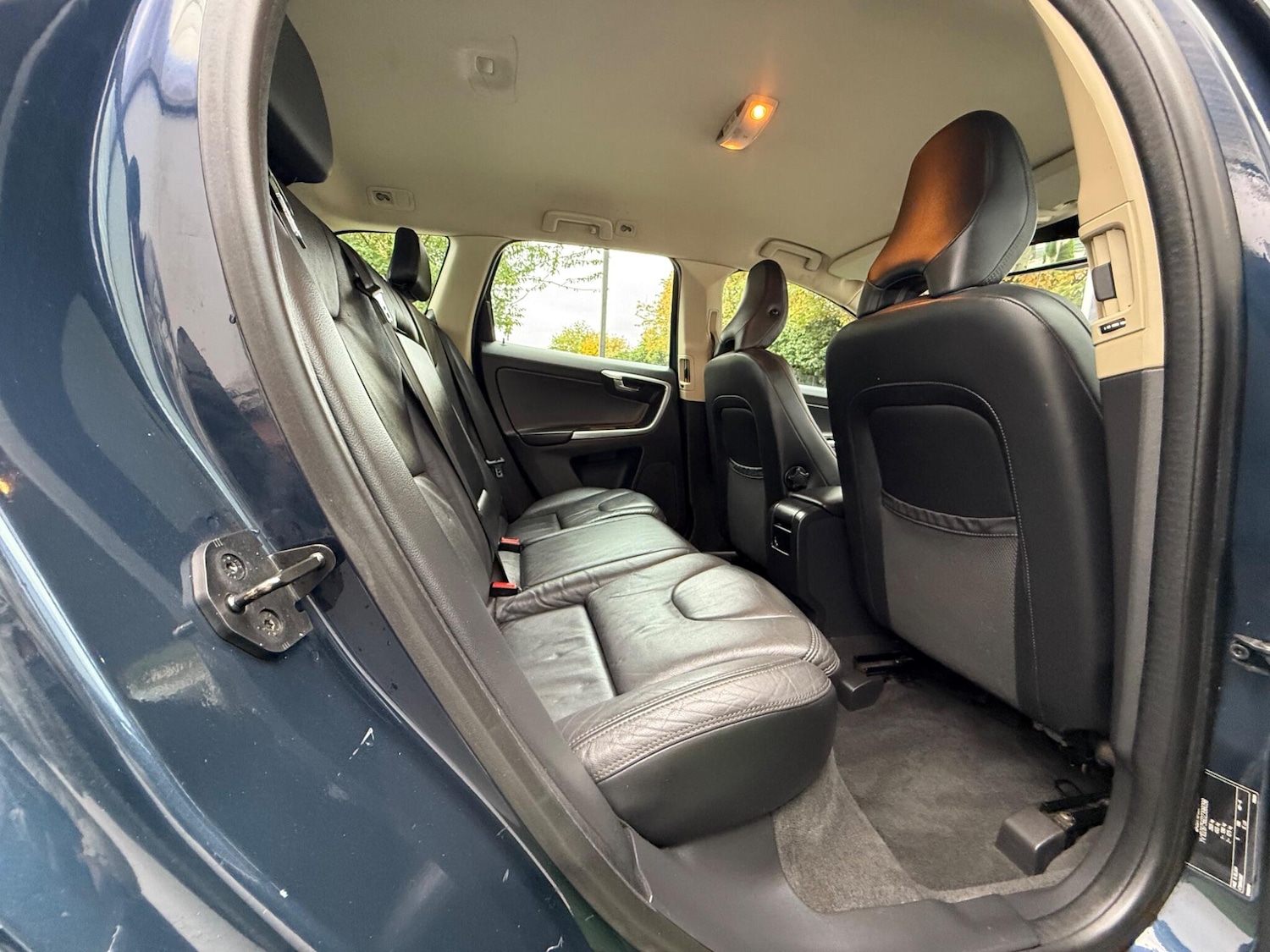 Used Volvo XC60 2012 for sale - 76270295: Photo 19