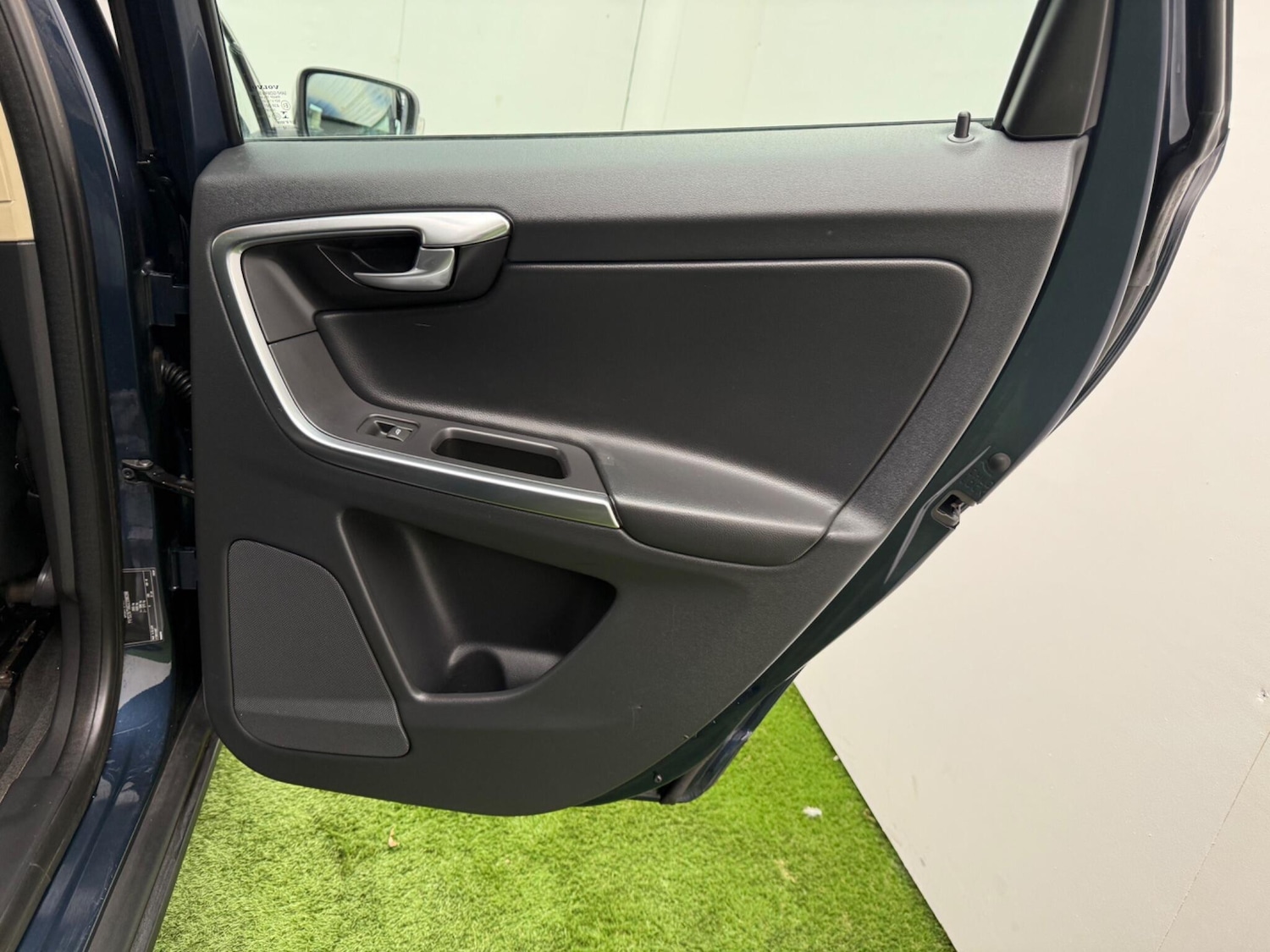 Used Volvo XC60 2012 for sale - 76270295: Photo 21