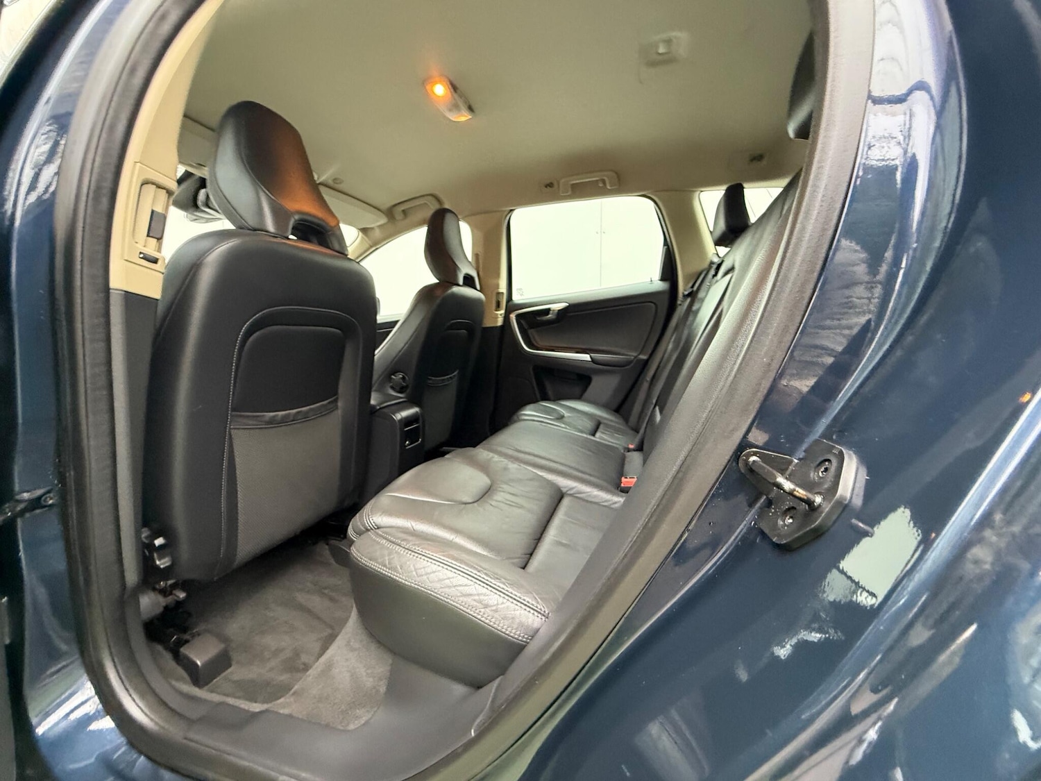 Used Volvo XC60 2012 for sale - 76270295: Photo 23