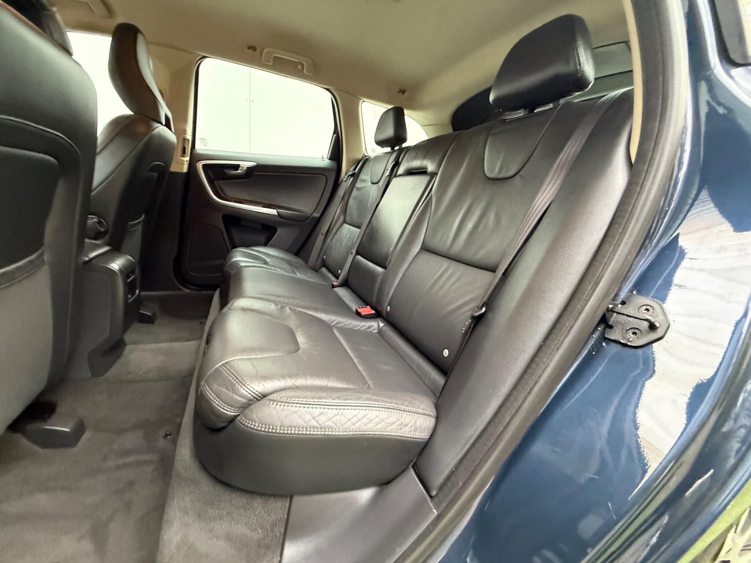 Used Volvo XC60 2012 for sale - 76270295: Photo 24