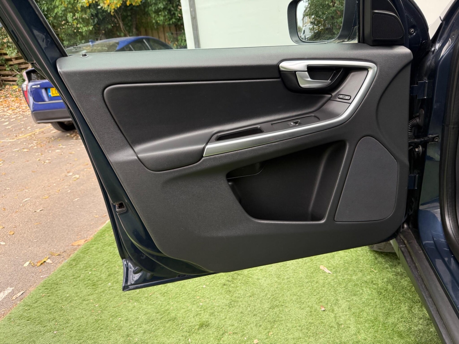 Used Volvo XC60 2012 for sale - 76270295: Photo 27