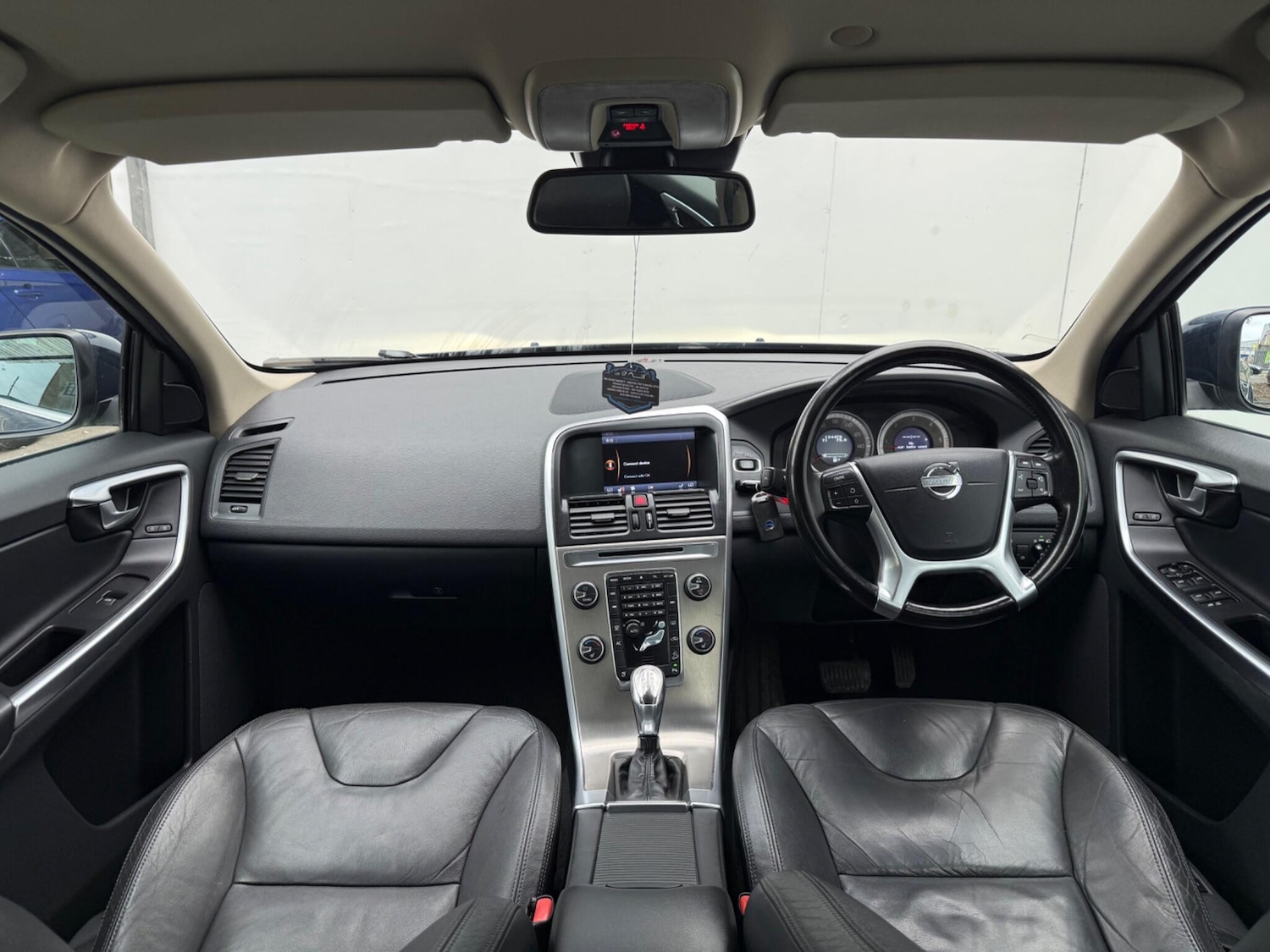 Used Volvo XC60 2012 for sale - 76270295: Photo 28