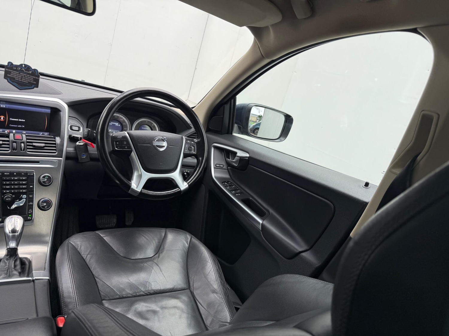 Used Volvo XC60 2012 for sale - 76270295: Photo 39