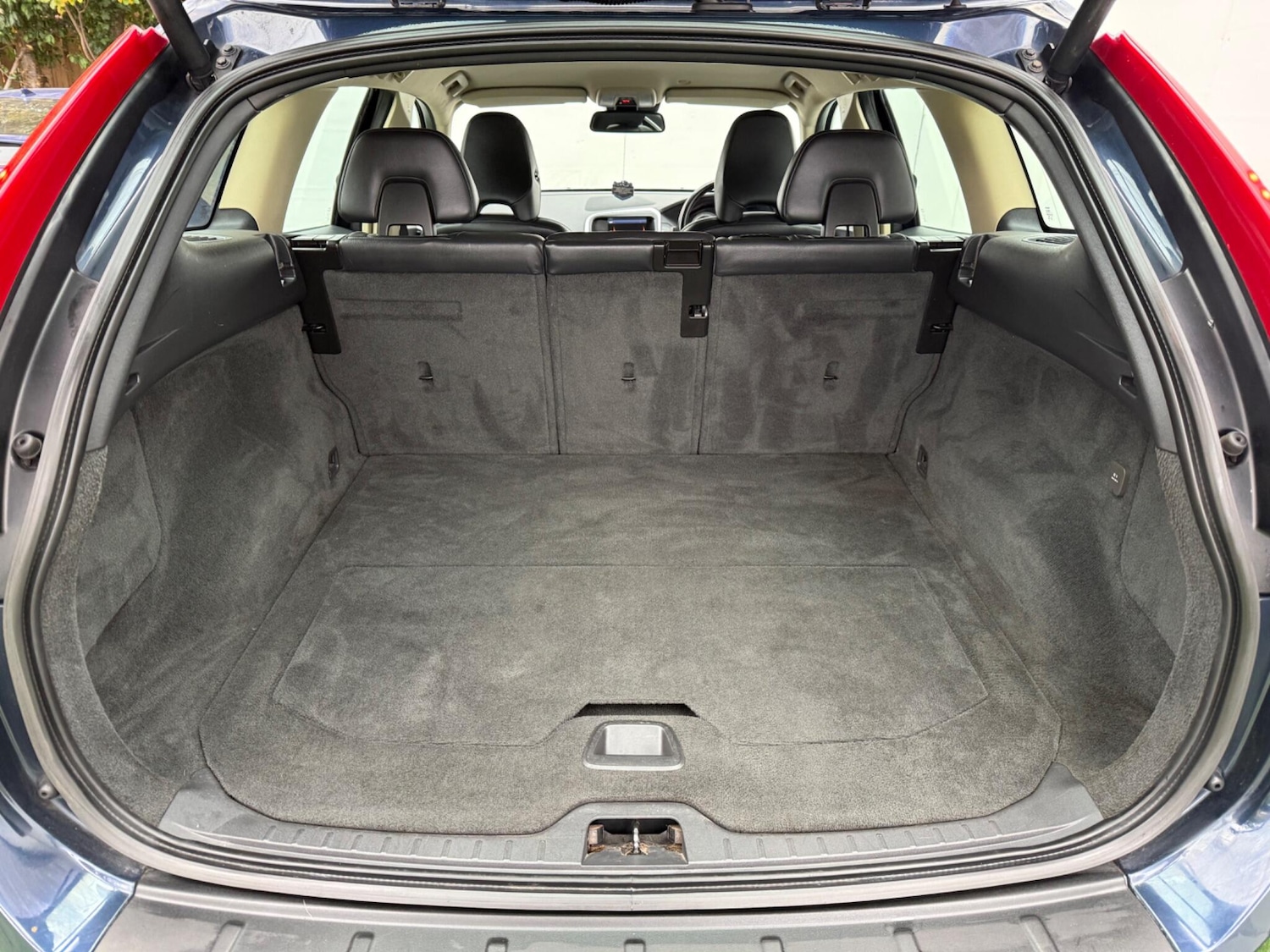 Used Volvo XC60 2012 for sale - 76270295: Photo 8