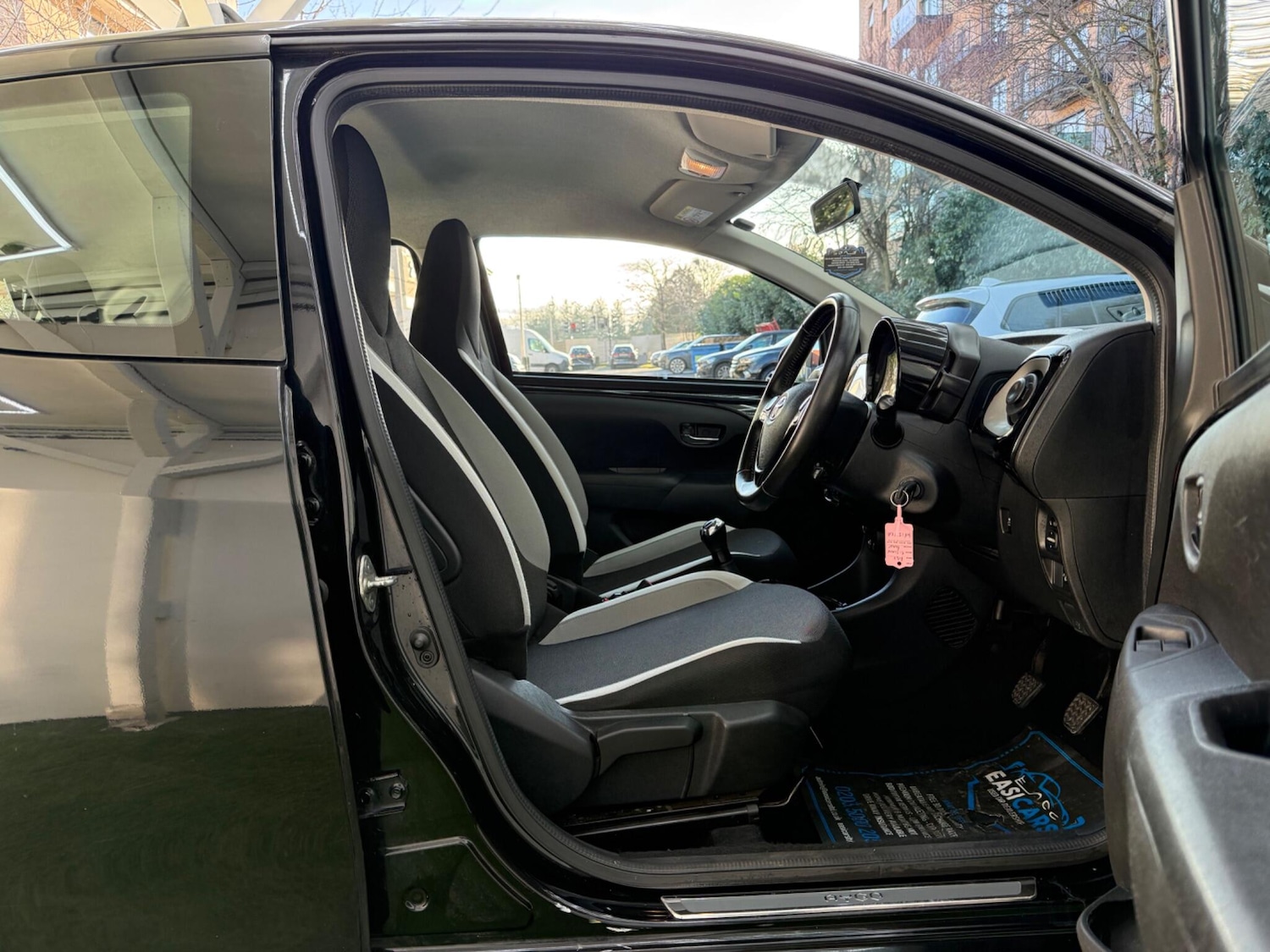 Used Toyota AYGO 2015 for sale - 77202603: Photo 14