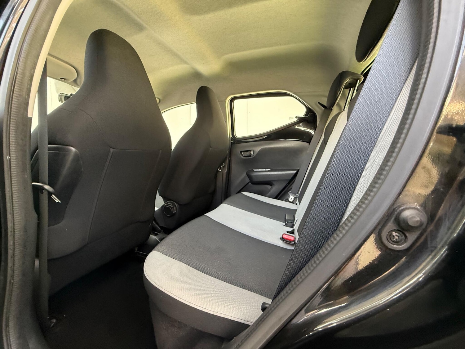 Used Toyota AYGO 2015 for sale - 77202603: Photo 23