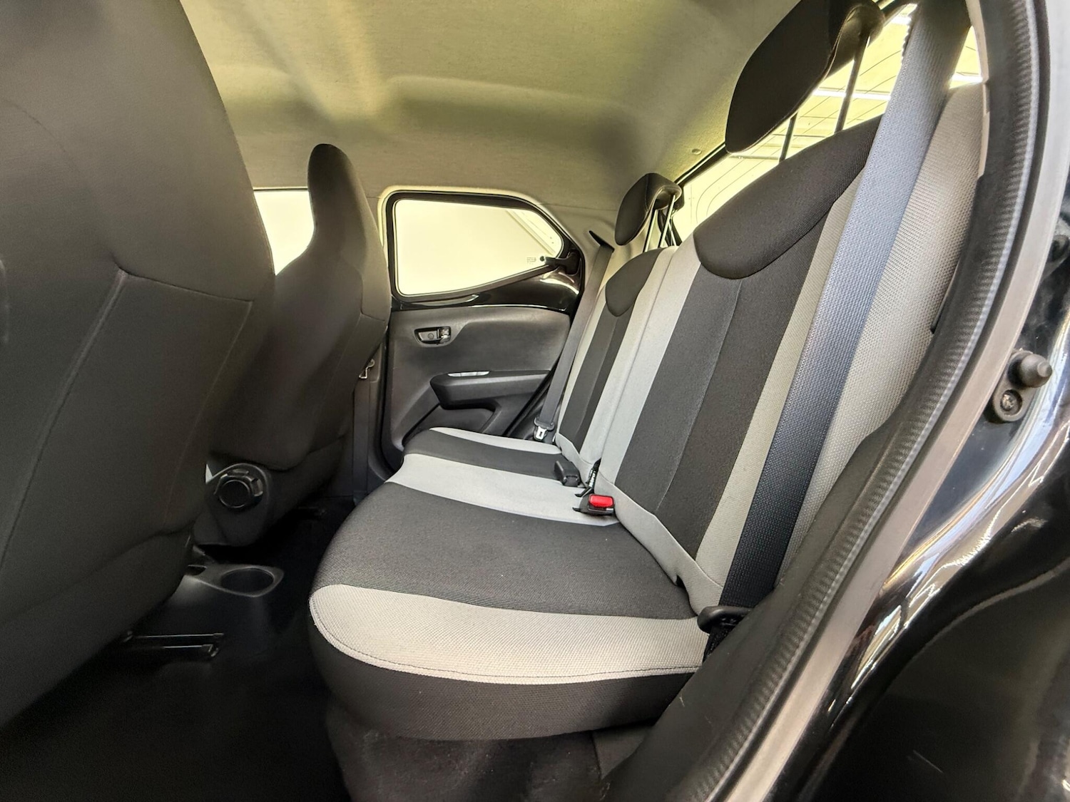 Used Toyota AYGO 2015 for sale - 77202603: Photo 24