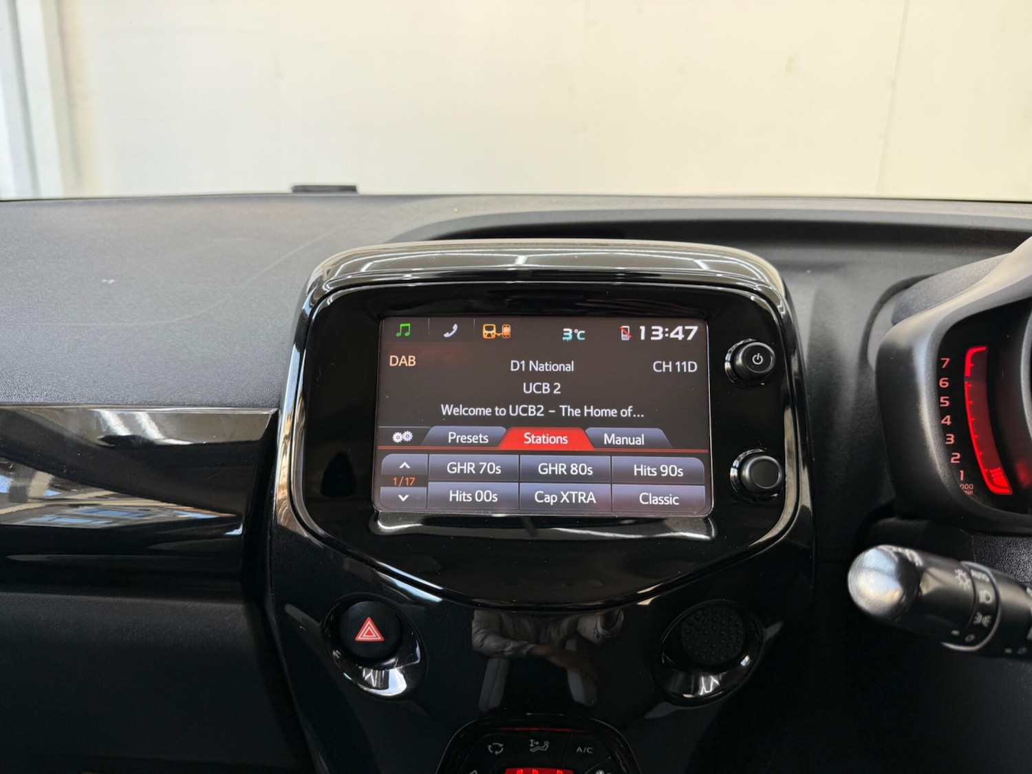 Used Toyota AYGO 2015 for sale - 77202603: Photo 29