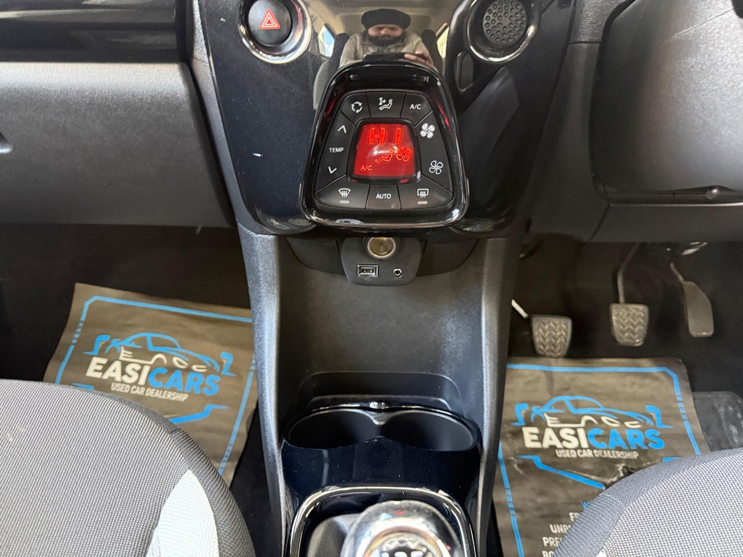 Used Toyota AYGO 2015 for sale - 77202603: Photo 30