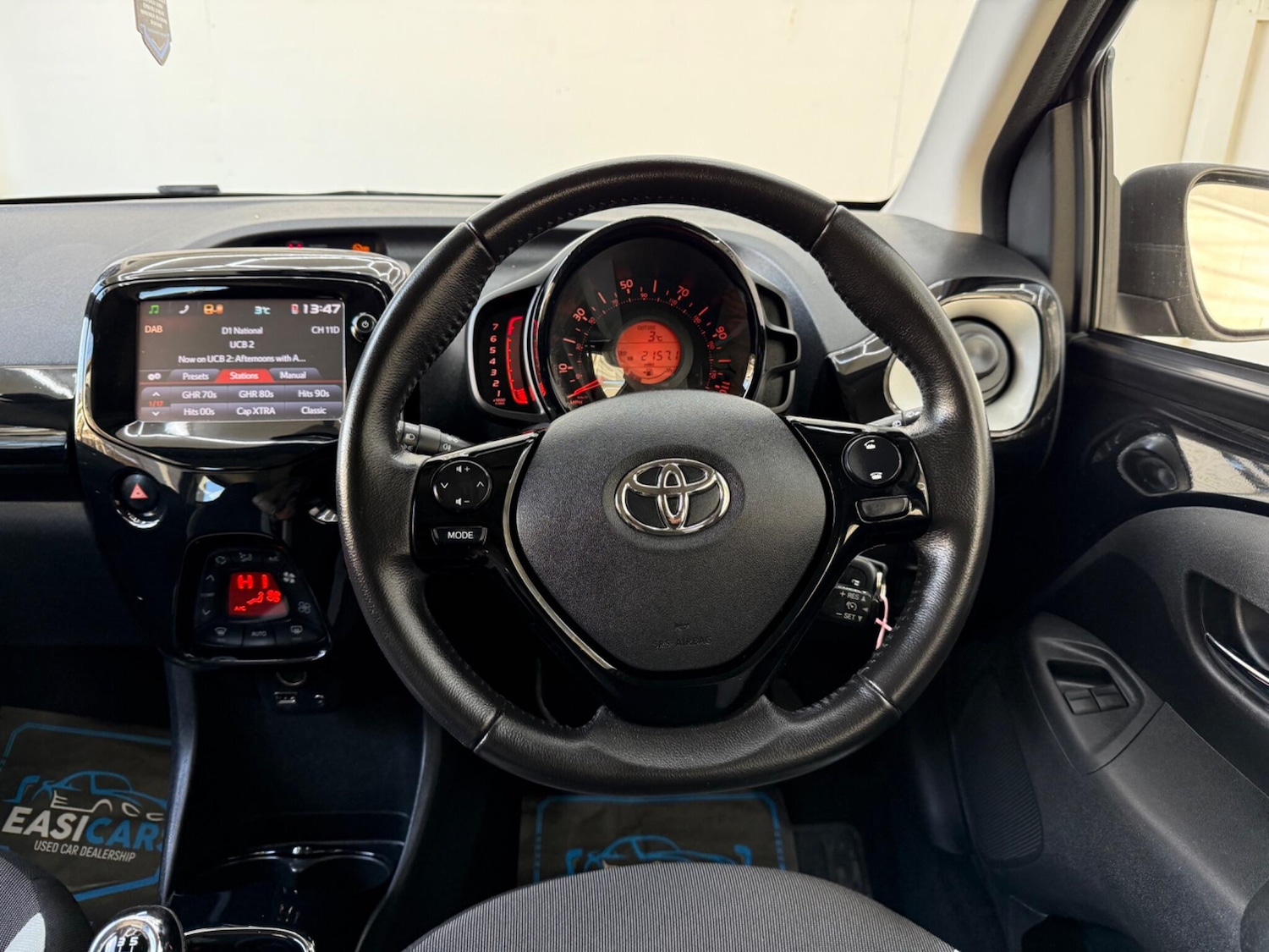 Used Toyota AYGO 2015 for sale - 77202603: Photo 32