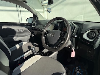 Used Toyota AYGO 2015 for sale - 77202603: Photo