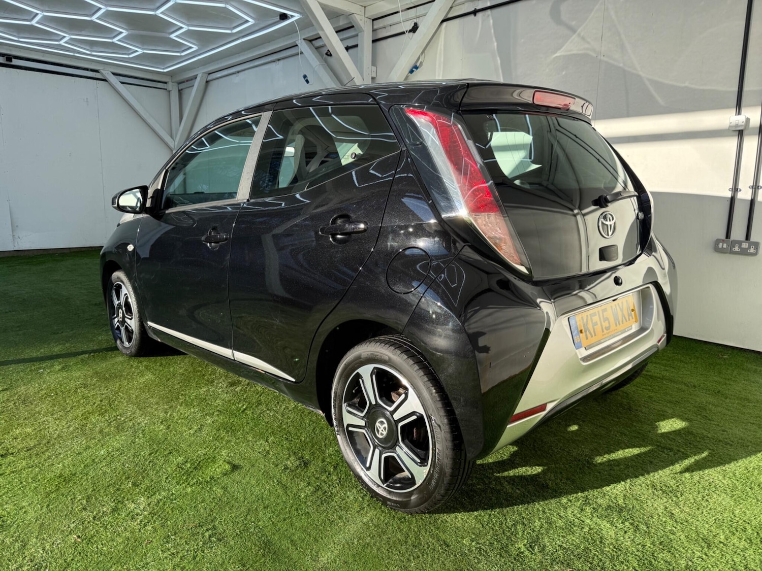 Used Toyota AYGO 2015 for sale - 77202603: Photo 9