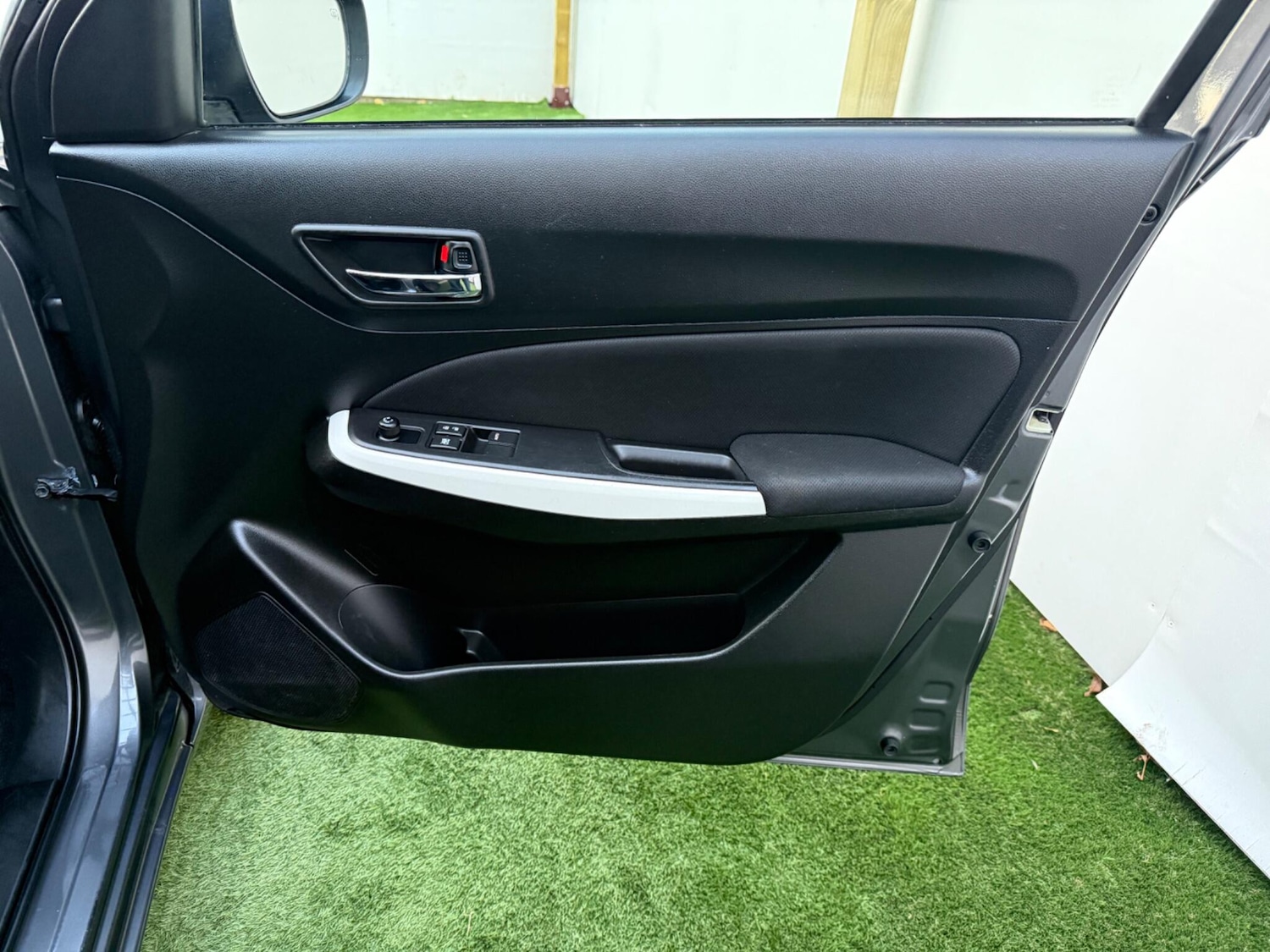 Used Suzuki Swift 2017 for sale - 76484870: Photo 17