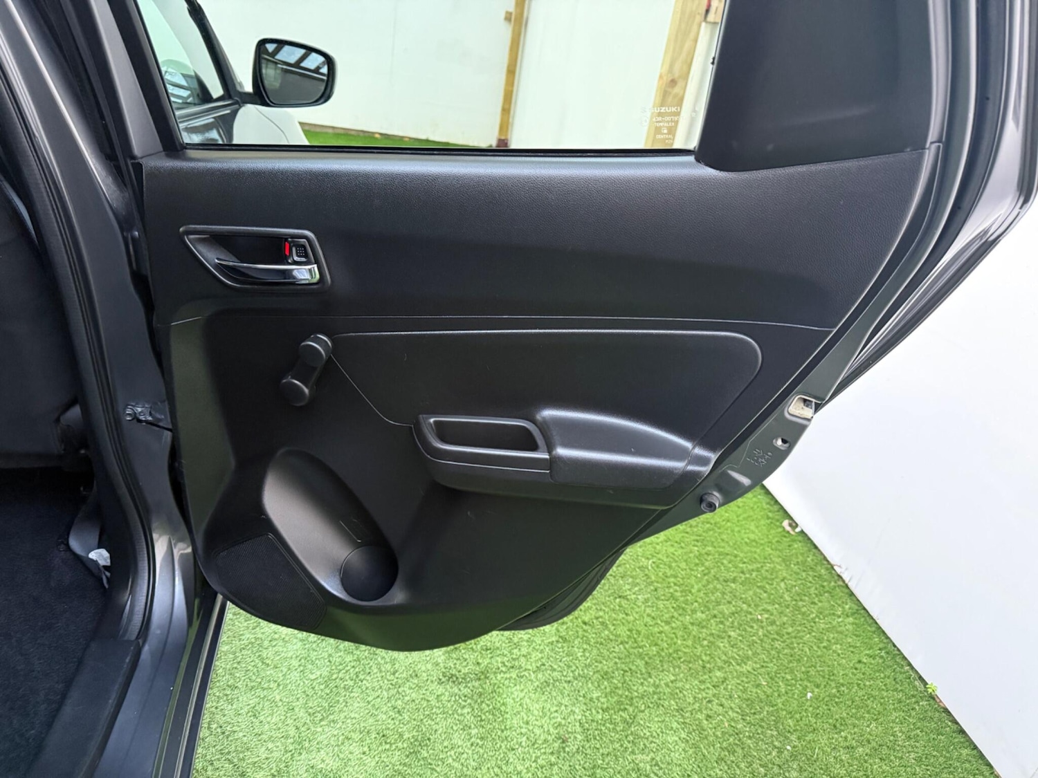 Used Suzuki Swift 2017 for sale - 76484870: Photo 21