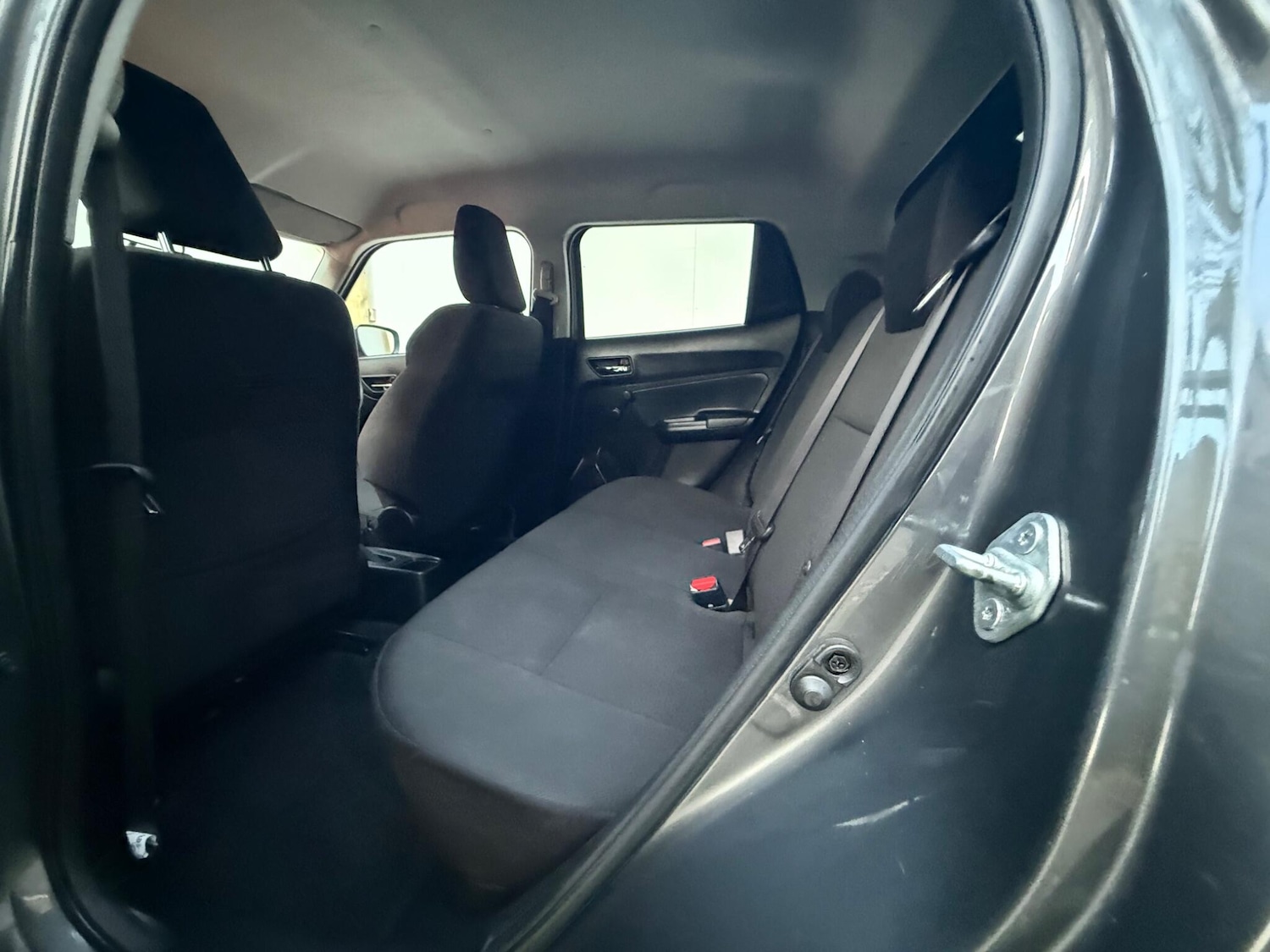 Used Suzuki Swift 2017 for sale - 76484870: Photo 23