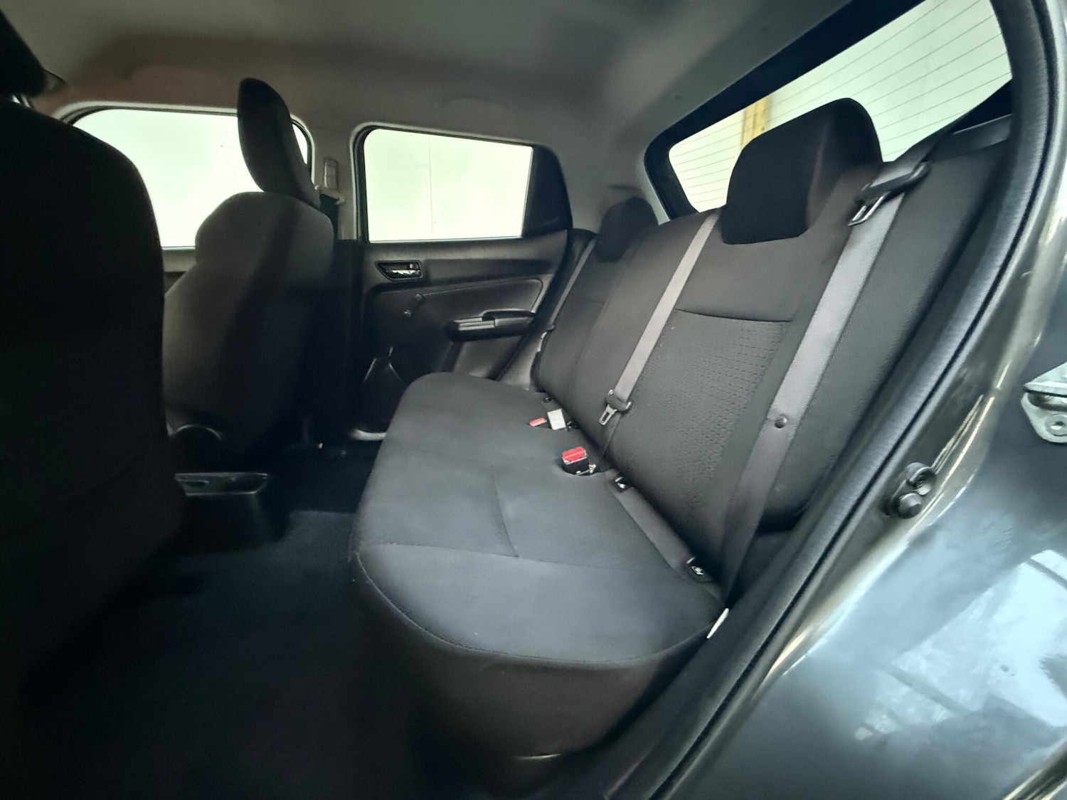 Used Suzuki Swift 2017 for sale - 76484870: Photo 24