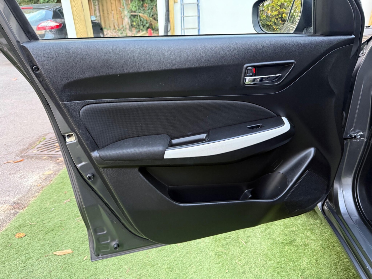 Used Suzuki Swift 2017 for sale - 76484870: Photo 27