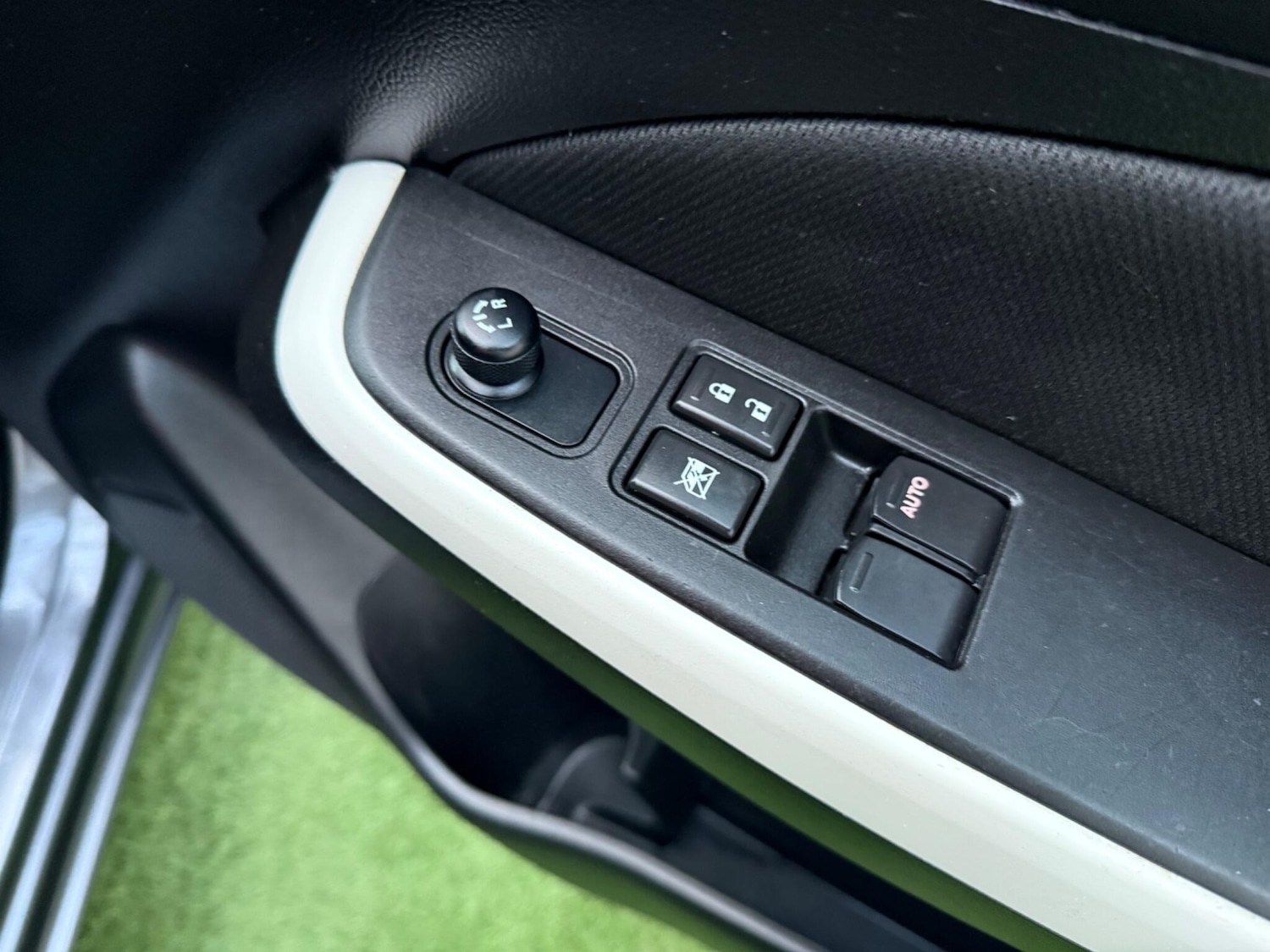 Used Suzuki Swift 2017 for sale - 76484870: Photo 39