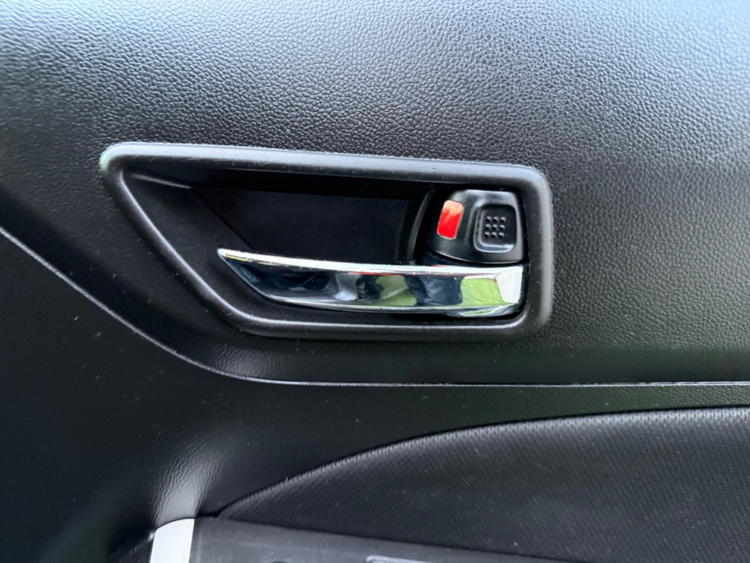 Used Suzuki Swift 2017 for sale - 76484870: Photo 40