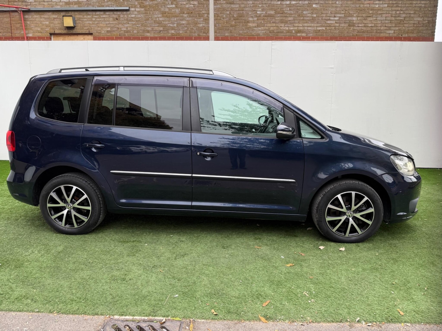 Used Volkswagen Touran 2024 for sale - 76584925: Photo 5