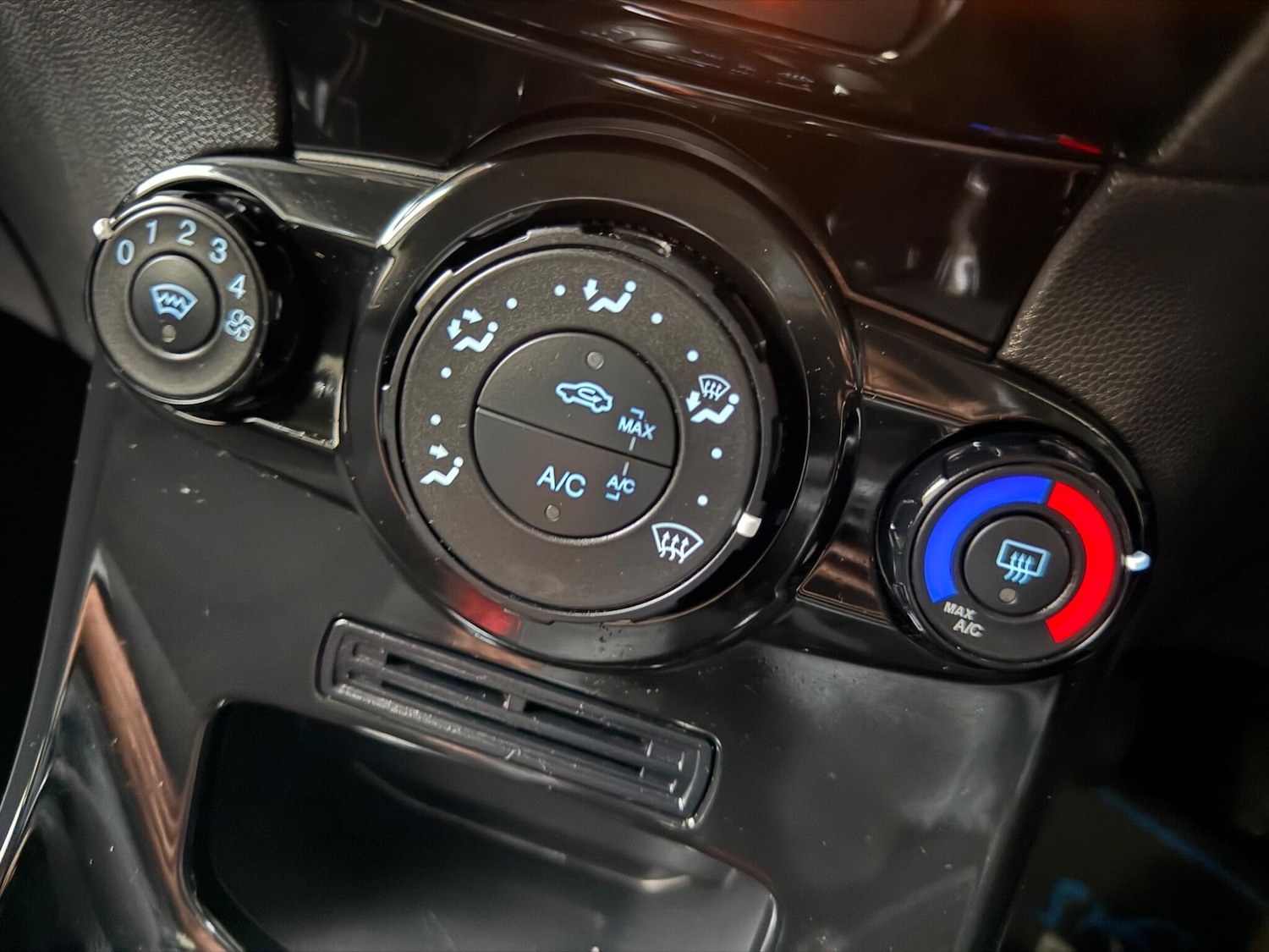 Used Ford Fiesta 2017 for sale - 77039907: Photo 45