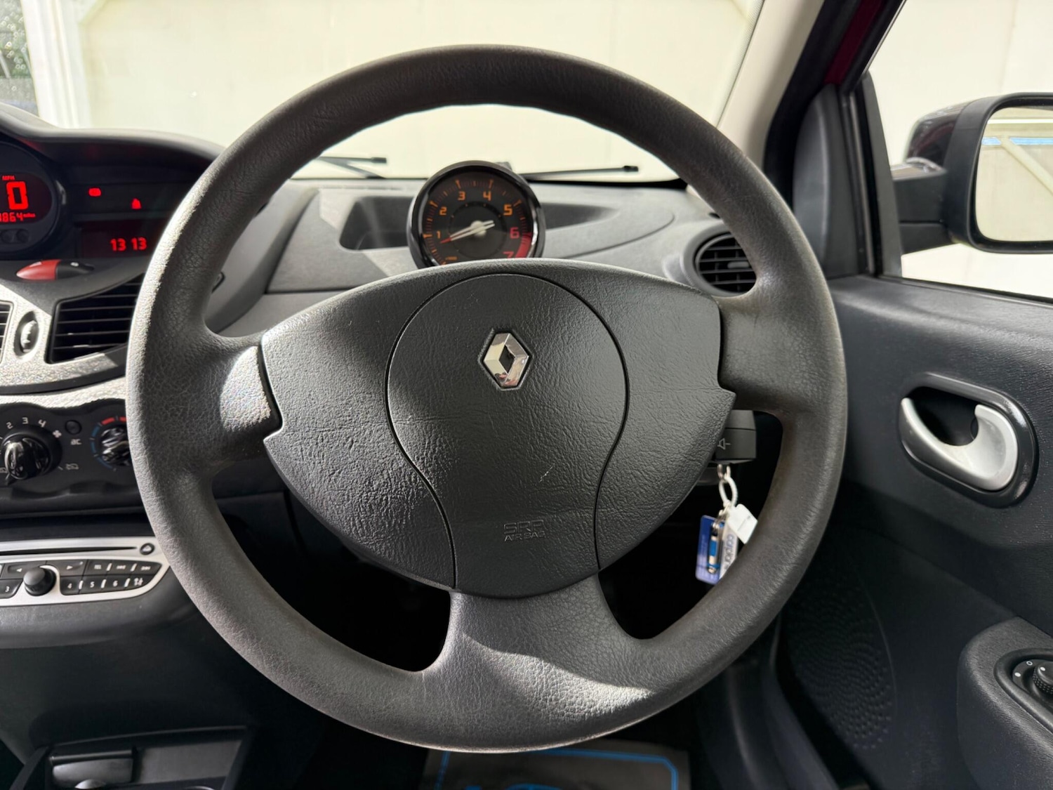 Used Renault Twingo 2011 for sale - 77926212: Photo 28